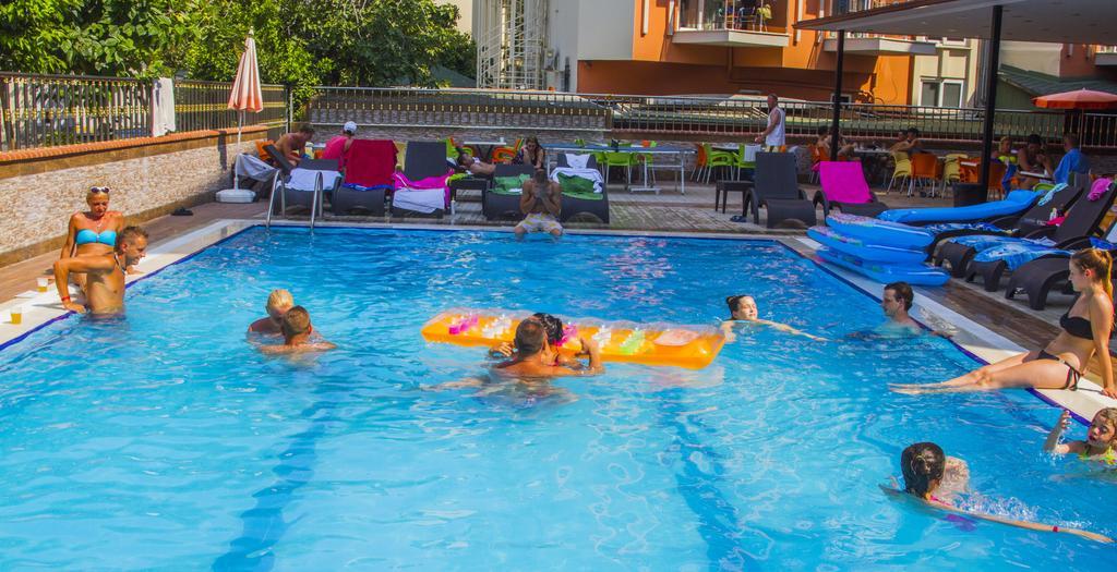 Hotell Kleopatra Ada 3*