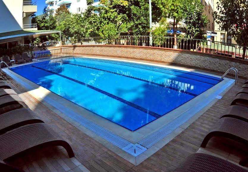 Hotell Kleopatra Ada 3*